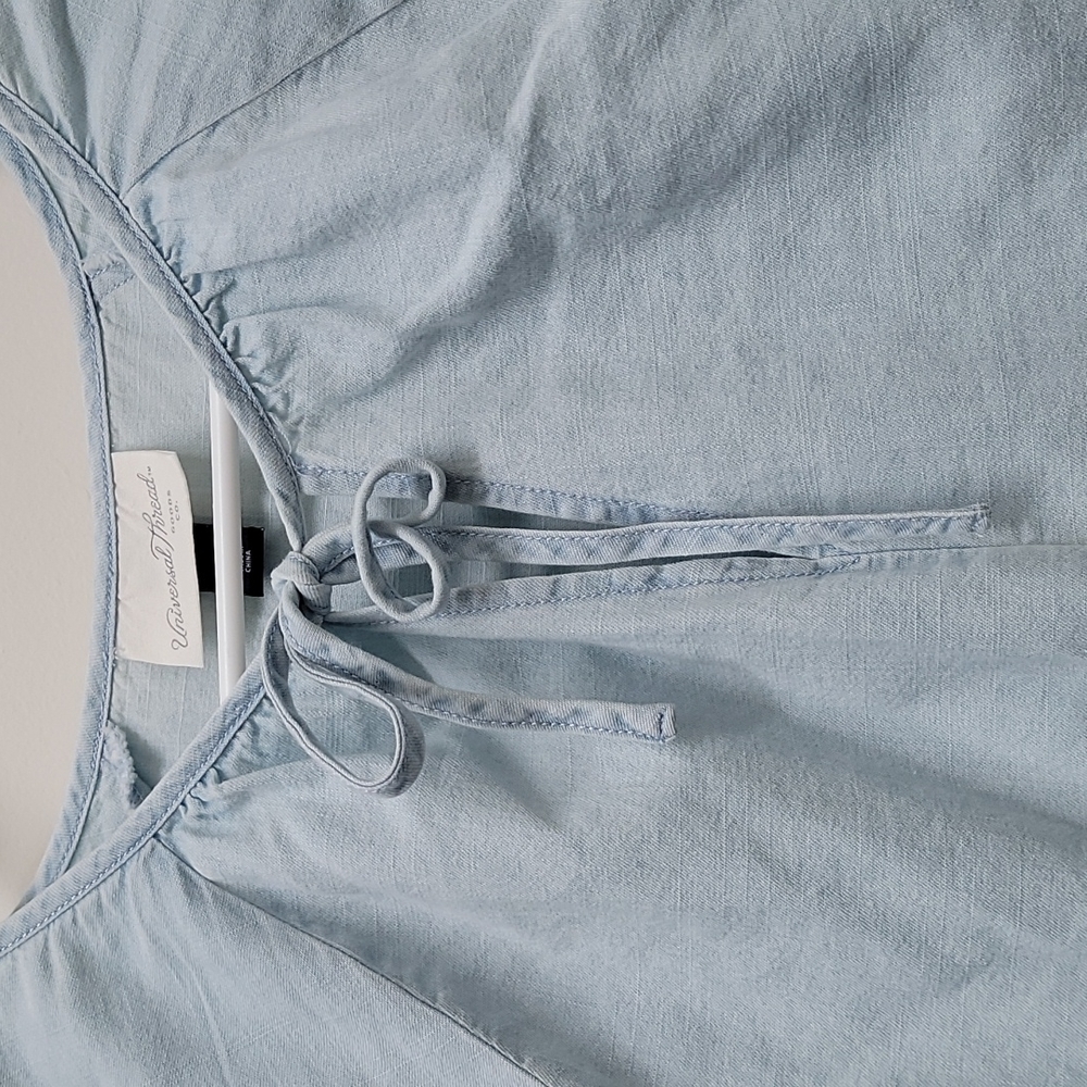 Universal Thread Top - Size XS - Picture 3 of 6